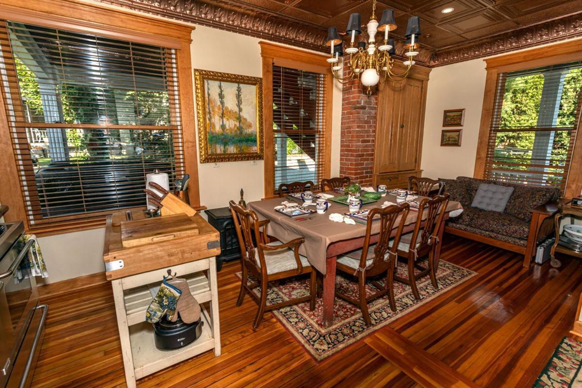 South Broadway Manor B&B - Near Fallingwater, Ohiopyle State Park, Hiking & Biking Trails Gap Scottdale Luaran gambar