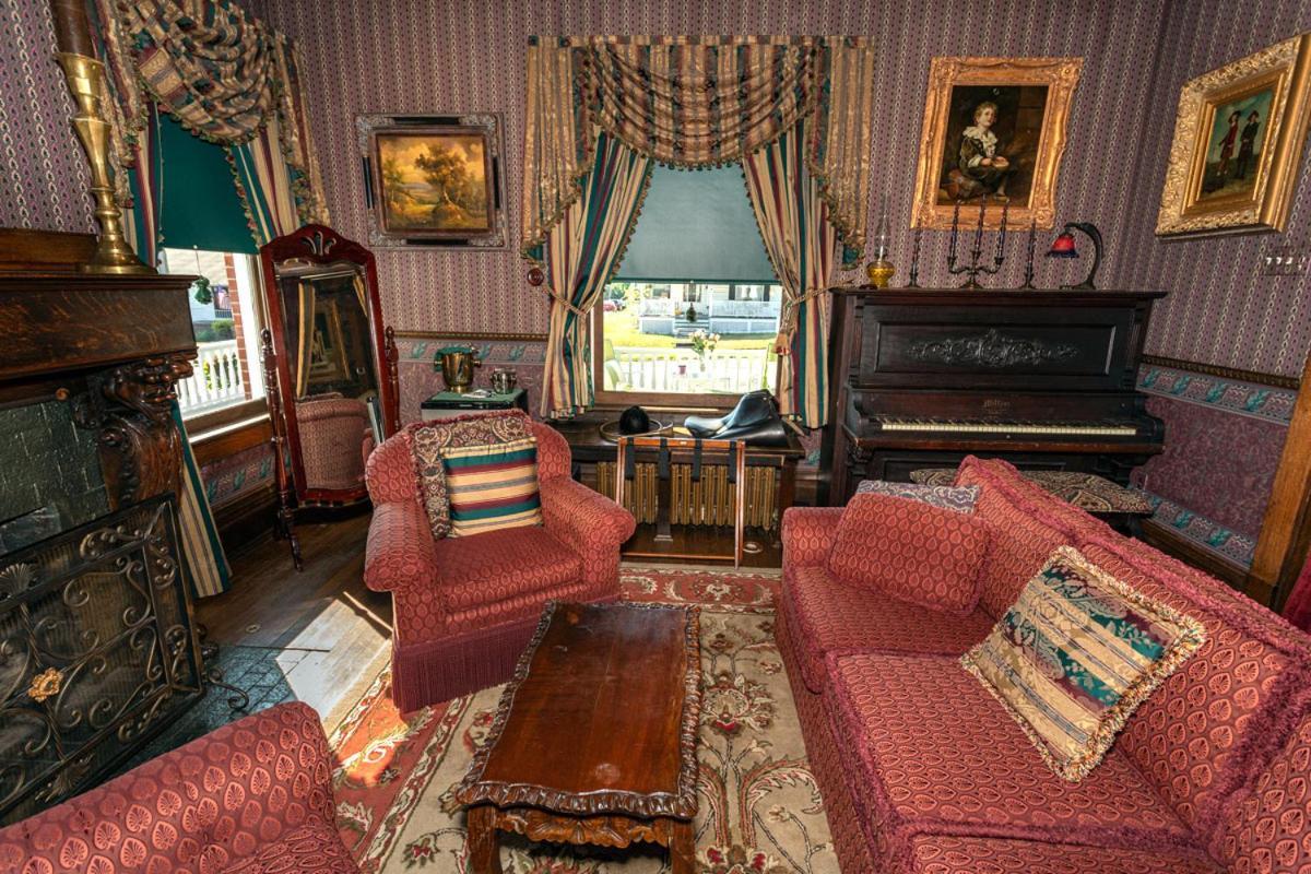 South Broadway Manor B&B - Near Fallingwater, Ohiopyle State Park, Hiking & Biking Trails Gap Scottdale Luaran gambar