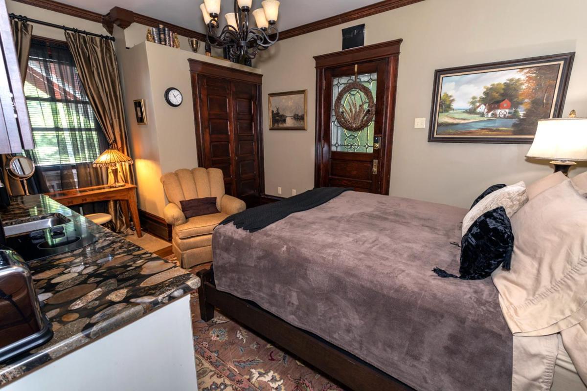 South Broadway Manor B&B - Near Fallingwater, Ohiopyle State Park, Hiking & Biking Trails Gap Scottdale Luaran gambar