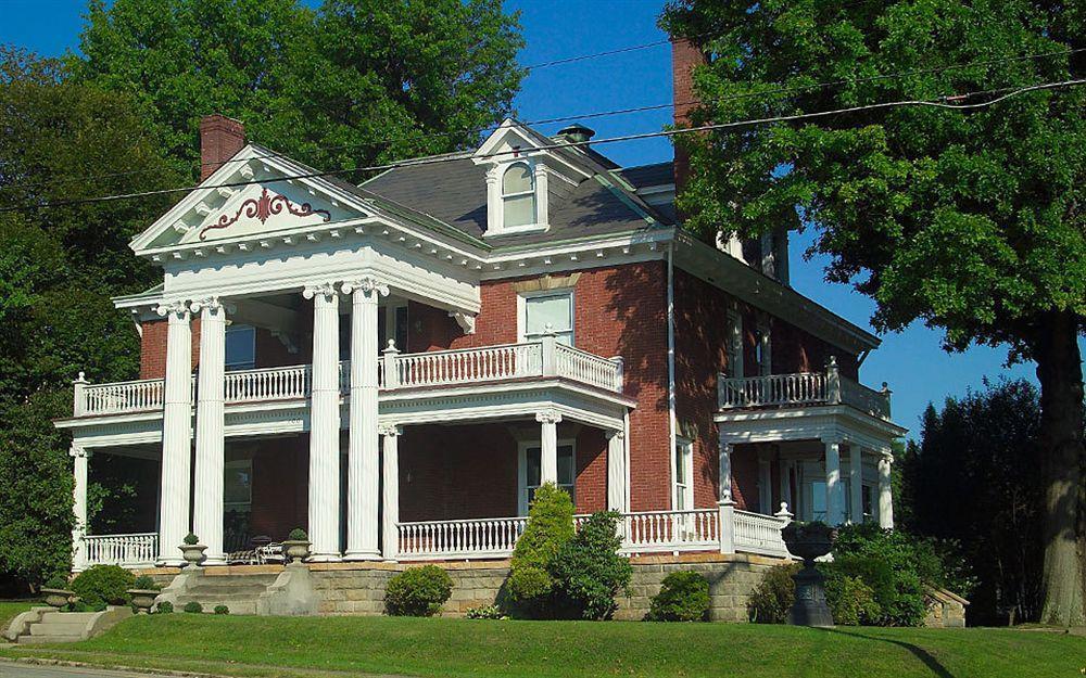 South Broadway Manor B&B - Near Fallingwater, Ohiopyle State Park, Hiking & Biking Trails Gap Scottdale Luaran gambar